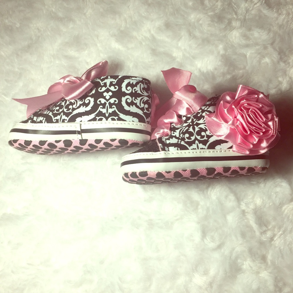 Cute Size 0-6 months NIB Baby Crawler Shoes